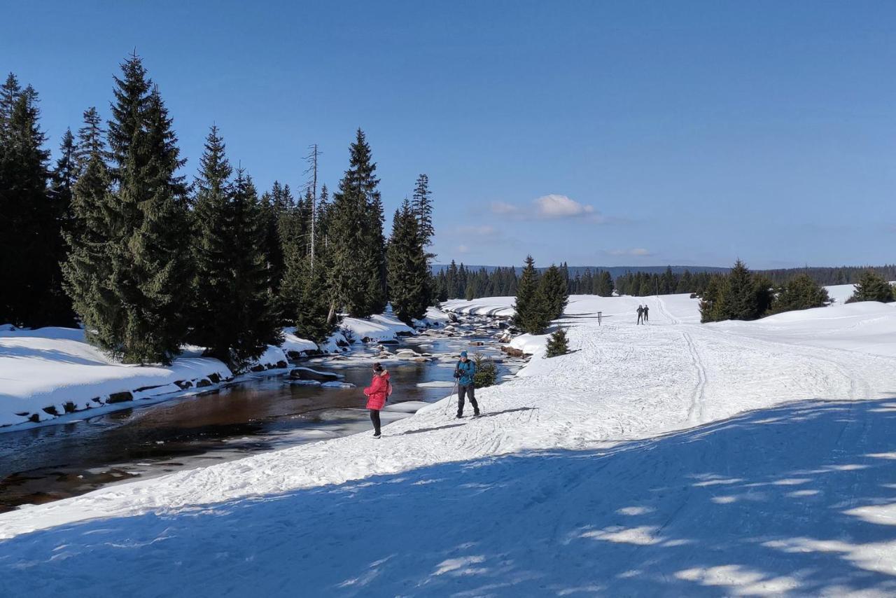 Enjoyharrachov - Atraktivni Slunny Klimatizovany Apartman 14 V Centru Harrachova Se Saunou, Parkovanim, Wifi-Wlan, Sat, Herni Konzoli, Pc S Win 10, Netflix Zdarma A Moznosti Dobijeni Auta S Jedinecnym Vyhledem Na Certovu Horu Se Skokanskymi Mustky Exteriör bild