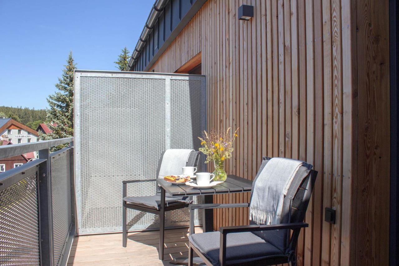 Enjoyharrachov - Atraktivni Slunny Klimatizovany Apartman 14 V Centru Harrachova Se Saunou, Parkovanim, Wifi-Wlan, Sat, Herni Konzoli, Pc S Win 10, Netflix Zdarma A Moznosti Dobijeni Auta S Jedinecnym Vyhledem Na Certovu Horu Se Skokanskymi Mustky Exteriör bild