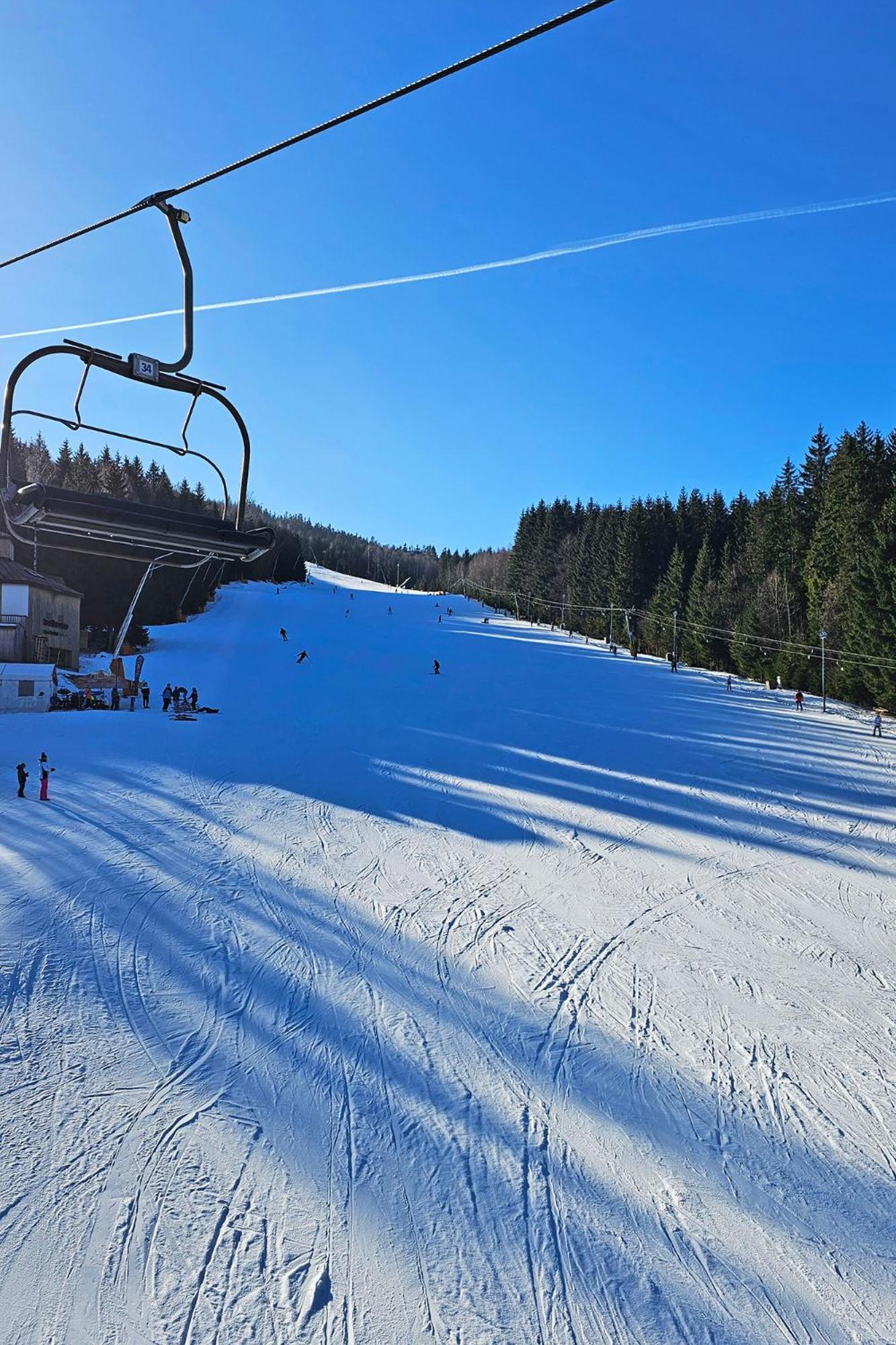 Enjoyharrachov - Atraktivni Slunny Klimatizovany Apartman 14 V Centru Harrachova Se Saunou, Parkovanim, Wifi-Wlan, Sat, Herni Konzoli, Pc S Win 10, Netflix Zdarma A Moznosti Dobijeni Auta S Jedinecnym Vyhledem Na Certovu Horu Se Skokanskymi Mustky Exteriör bild