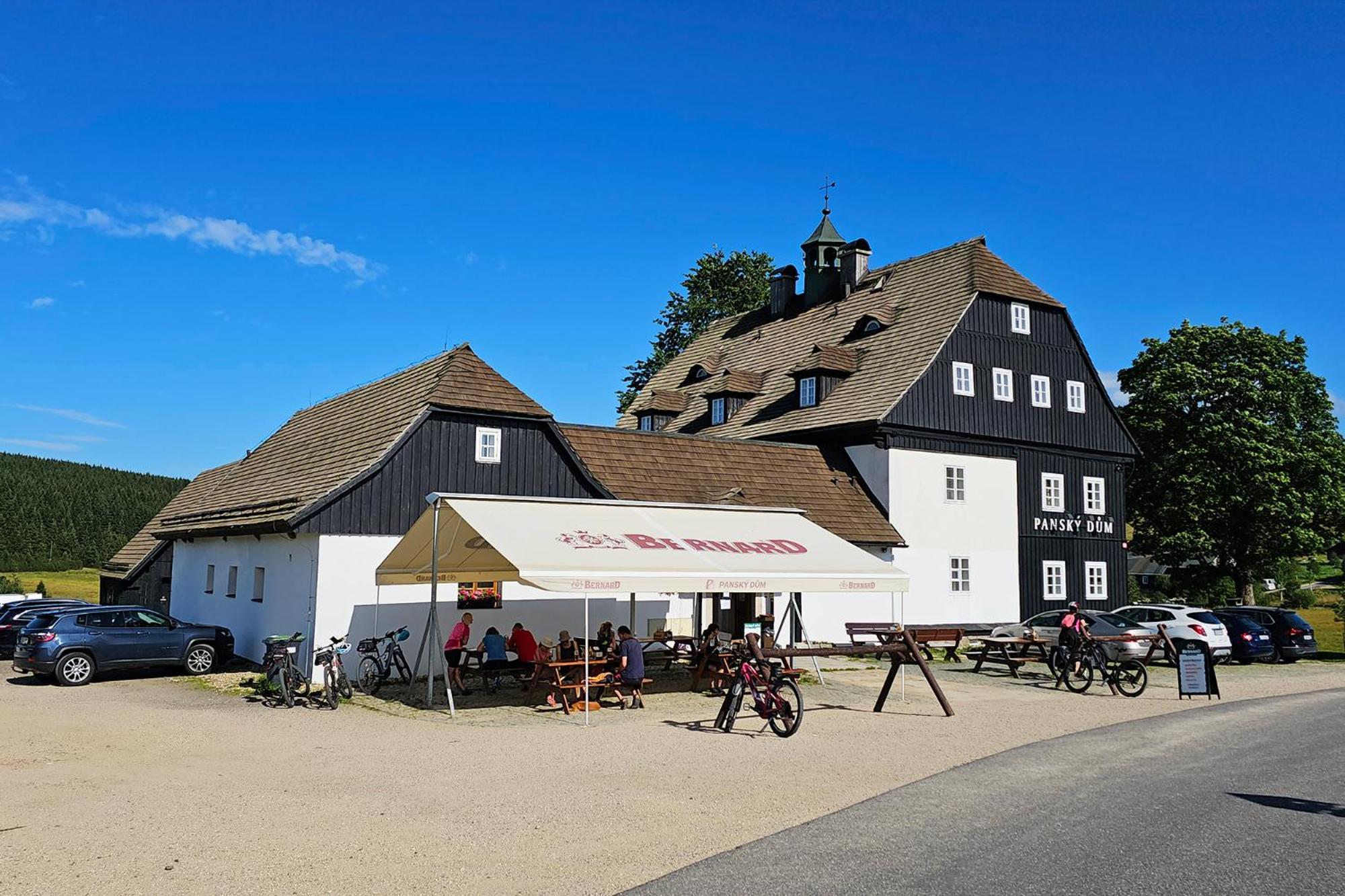 Enjoyharrachov - Atraktivni Slunny Klimatizovany Apartman 14 V Centru Harrachova Se Saunou, Parkovanim, Wifi-Wlan, Sat, Herni Konzoli, Pc S Win 10, Netflix Zdarma A Moznosti Dobijeni Auta S Jedinecnym Vyhledem Na Certovu Horu Se Skokanskymi Mustky Exteriör bild