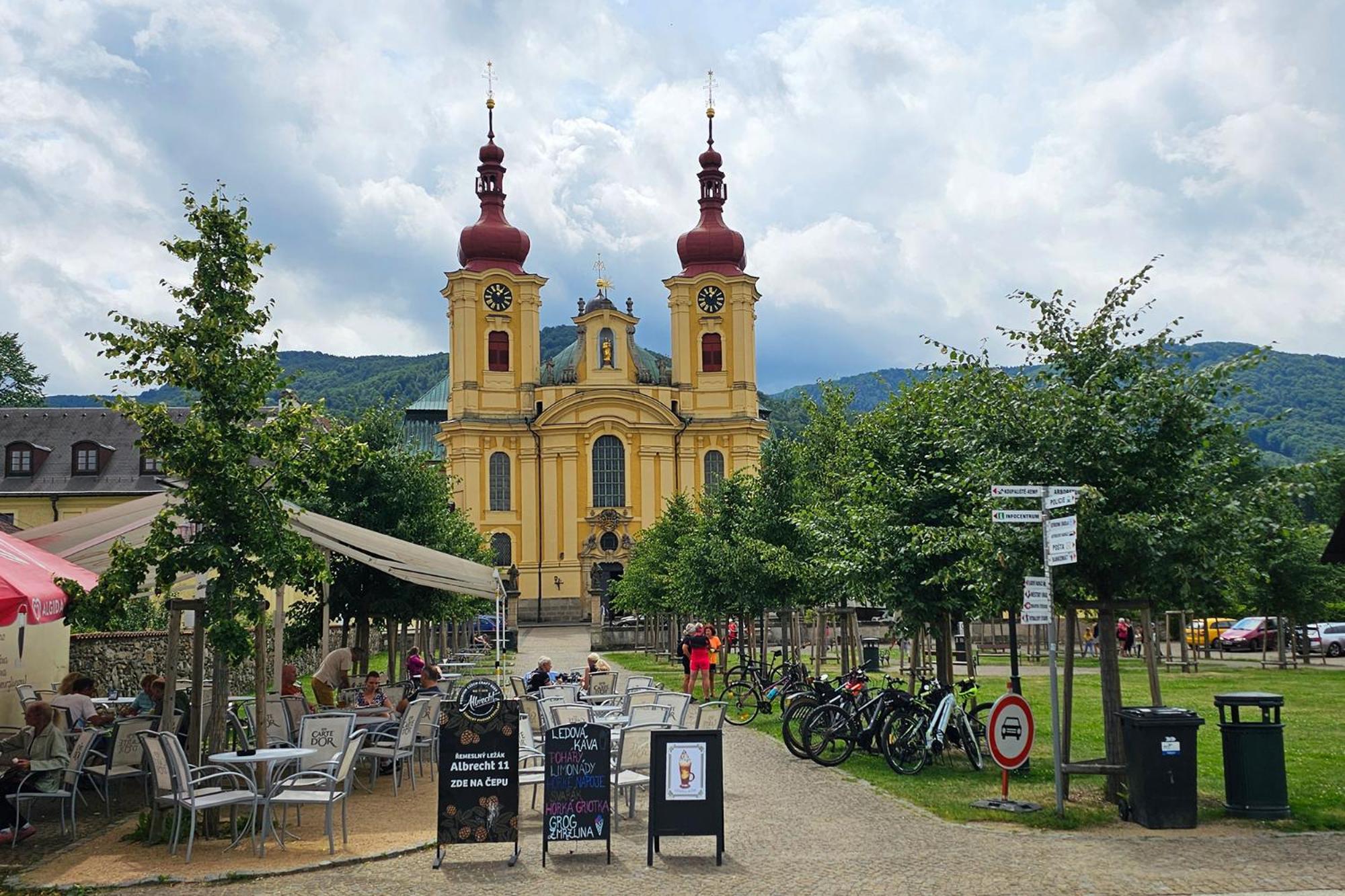 Enjoyharrachov - Atraktivni Slunny Klimatizovany Apartman 14 V Centru Harrachova Se Saunou, Parkovanim, Wifi-Wlan, Sat, Herni Konzoli, Pc S Win 10, Netflix Zdarma A Moznosti Dobijeni Auta S Jedinecnym Vyhledem Na Certovu Horu Se Skokanskymi Mustky Exteriör bild