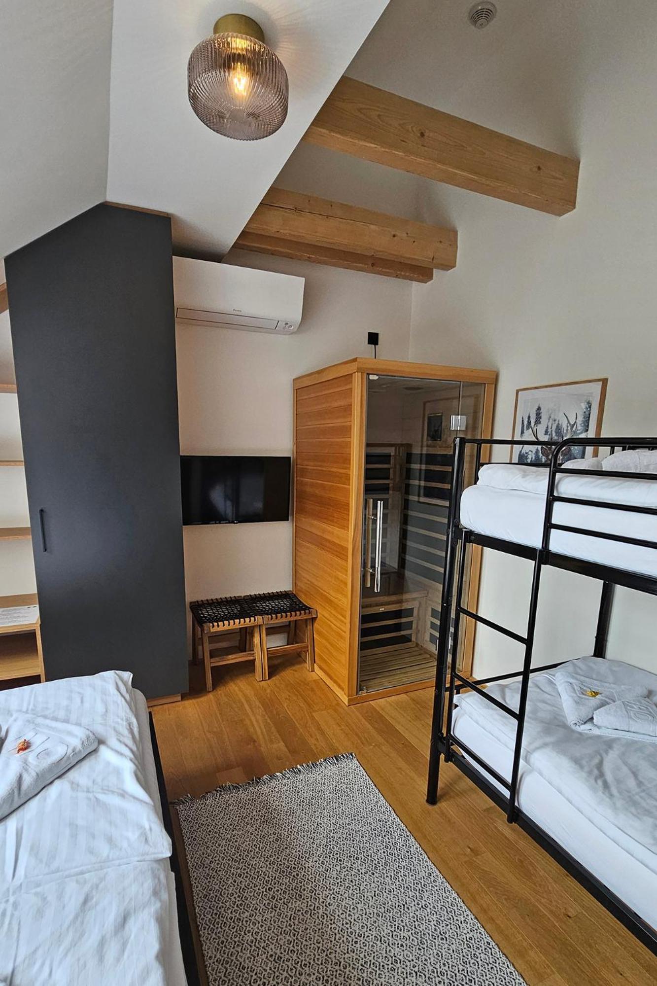 Enjoyharrachov - Atraktivni Slunny Klimatizovany Apartman 14 V Centru Harrachova Se Saunou, Parkovanim, Wifi-Wlan, Sat, Herni Konzoli, Pc S Win 10, Netflix Zdarma A Moznosti Dobijeni Auta S Jedinecnym Vyhledem Na Certovu Horu Se Skokanskymi Mustky Exteriör bild